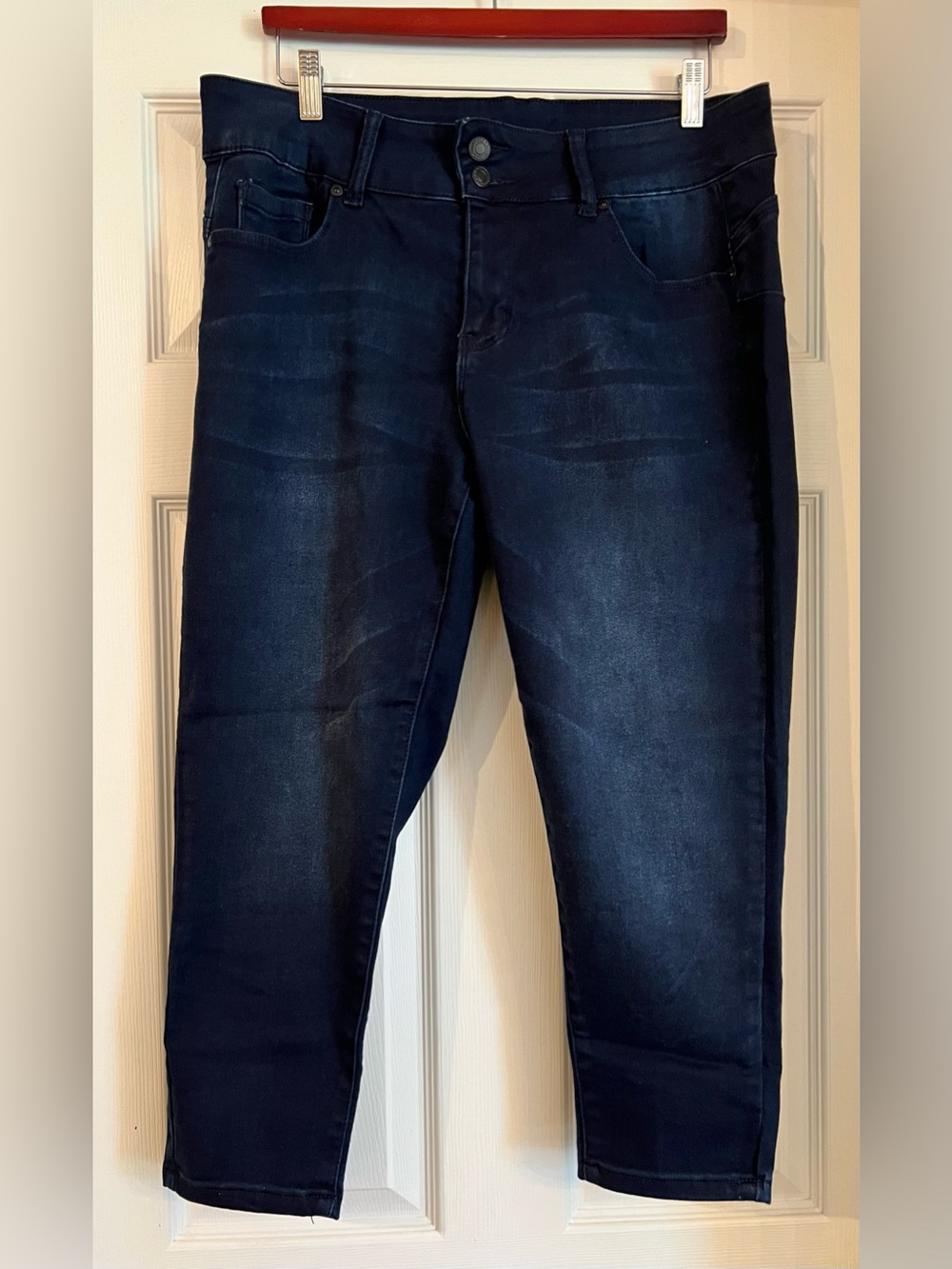 Sandpiper Women's Cropped Capri Jegging Jeans in Dark Wash Blue, Size 16